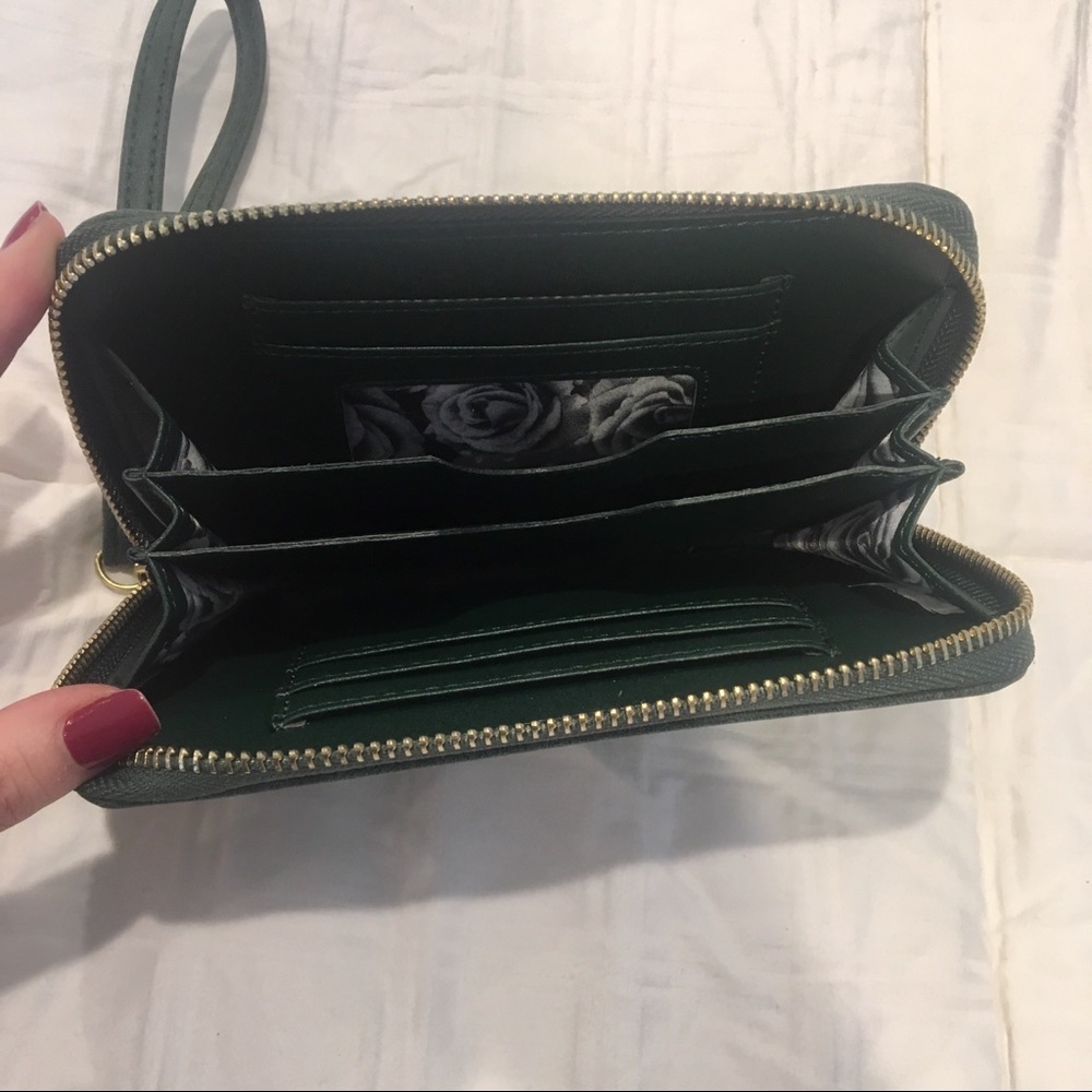 Green Textured Wallet - Picture 5 of 5